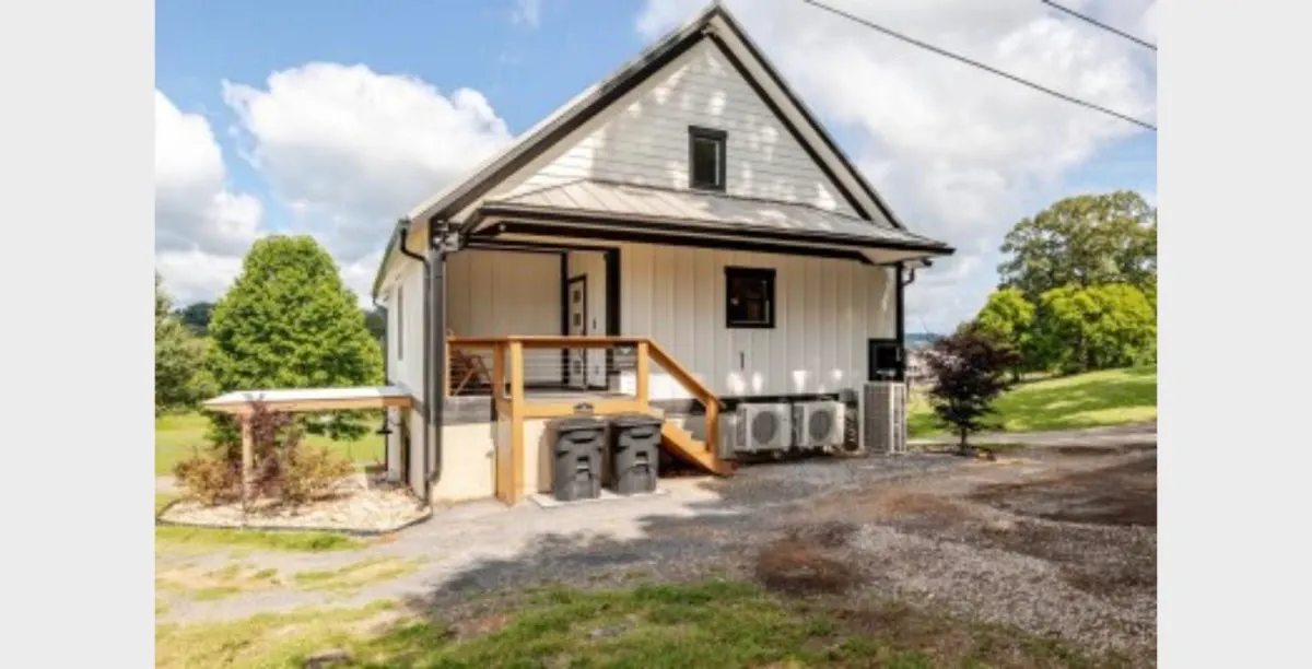 BARNDO 1 FARM STAY at Fairland Ridge - Cedar Pond Farms