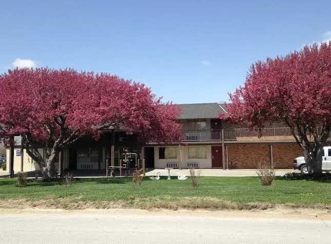 Home-Towne Lodge Motel