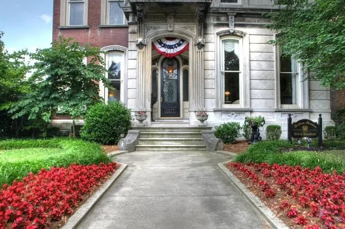 Dupont Mansion Bed & Breakfast