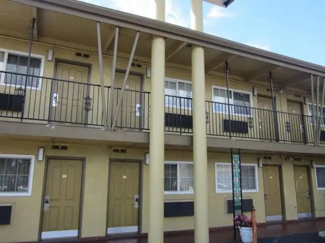 Civic Center Lodge