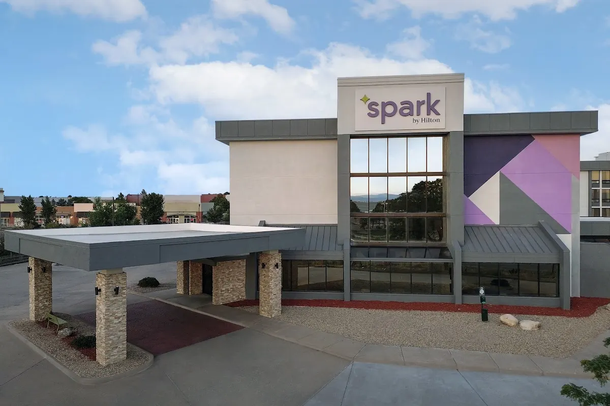 Spark by Hilton Denver East I 70