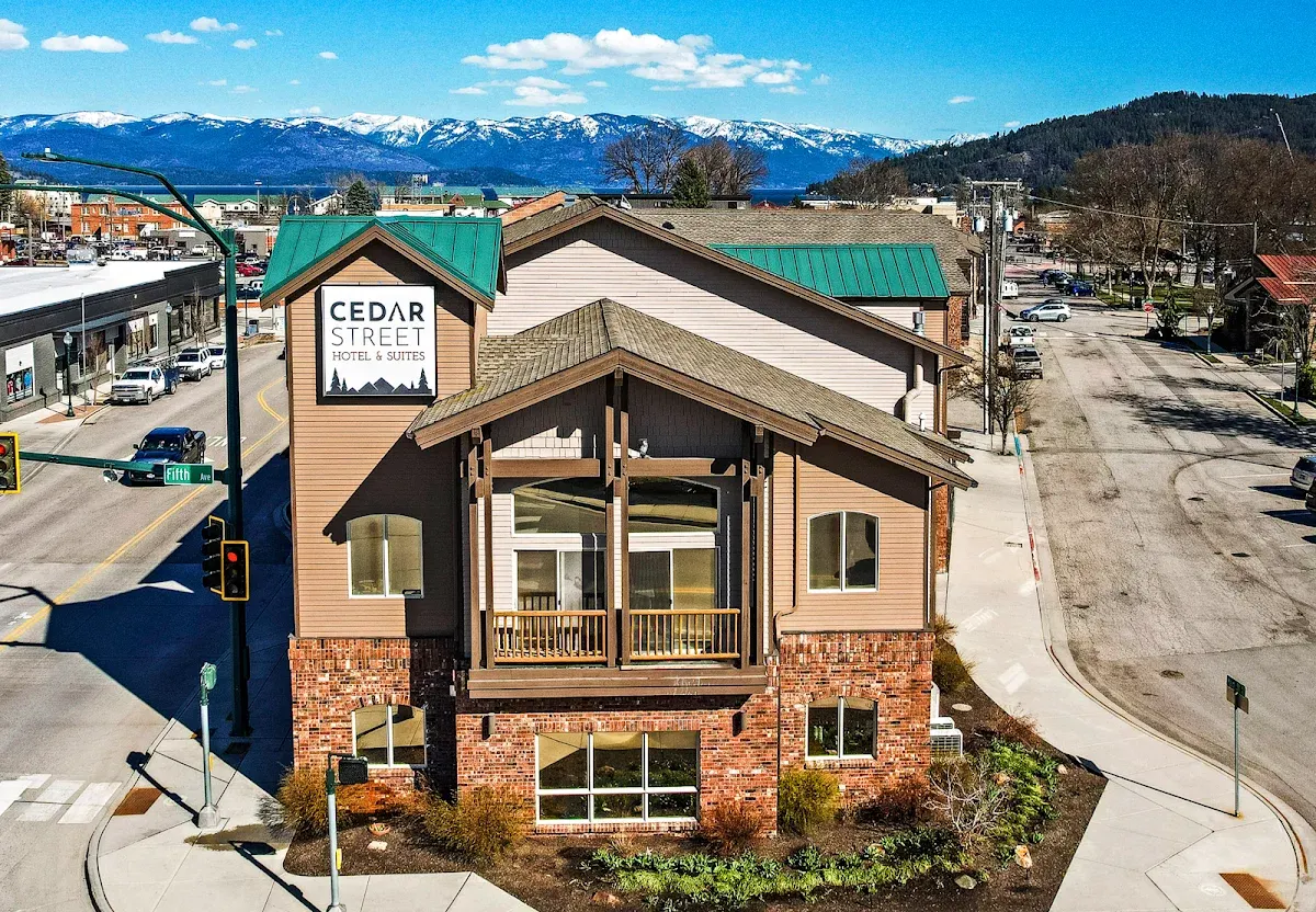Sandpoint Hotel & Suites