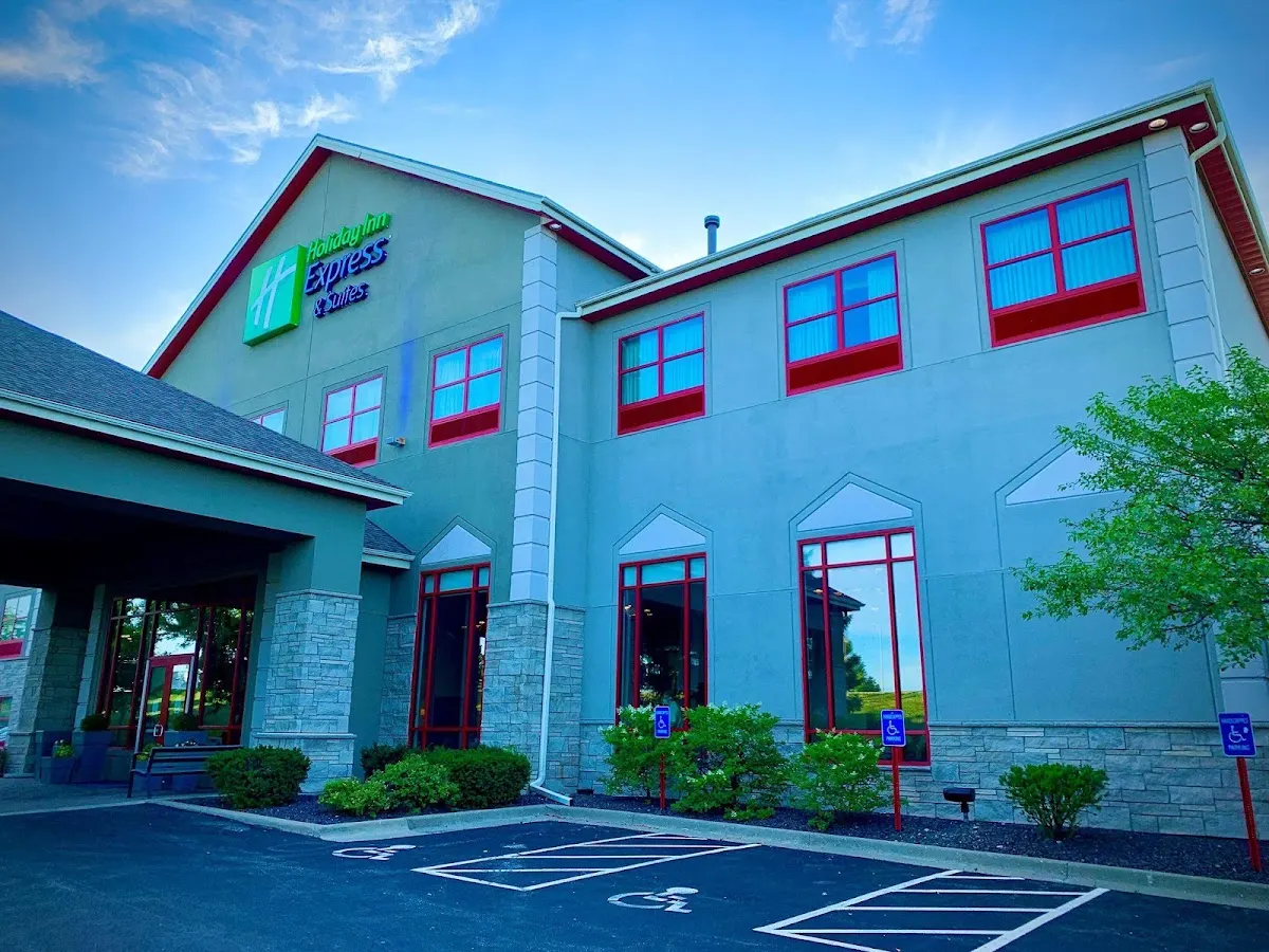 Holiday Inn Express & Suites Olathe North by IHG