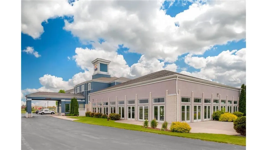 Comfort Inn & Suites Sheboygan I-43