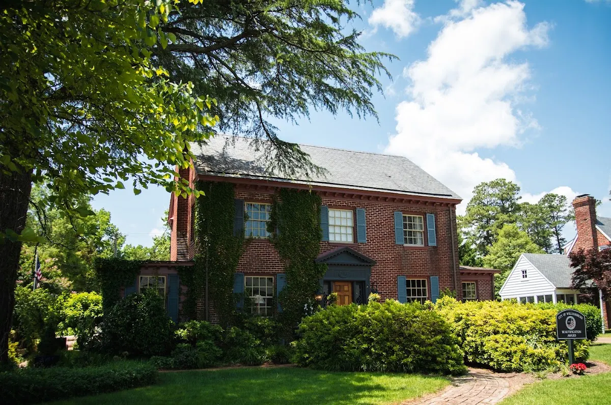 The Williamsburg Manor Bed & Breakfast