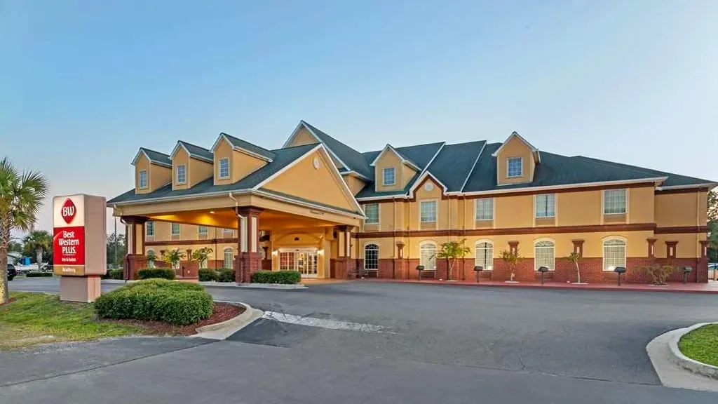 Best Western Plus Bradbury Inn & Suites