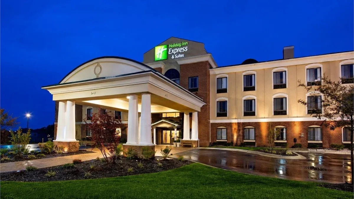 Holiday Inn Express & Suites Lansing-Dimondale by IHG
