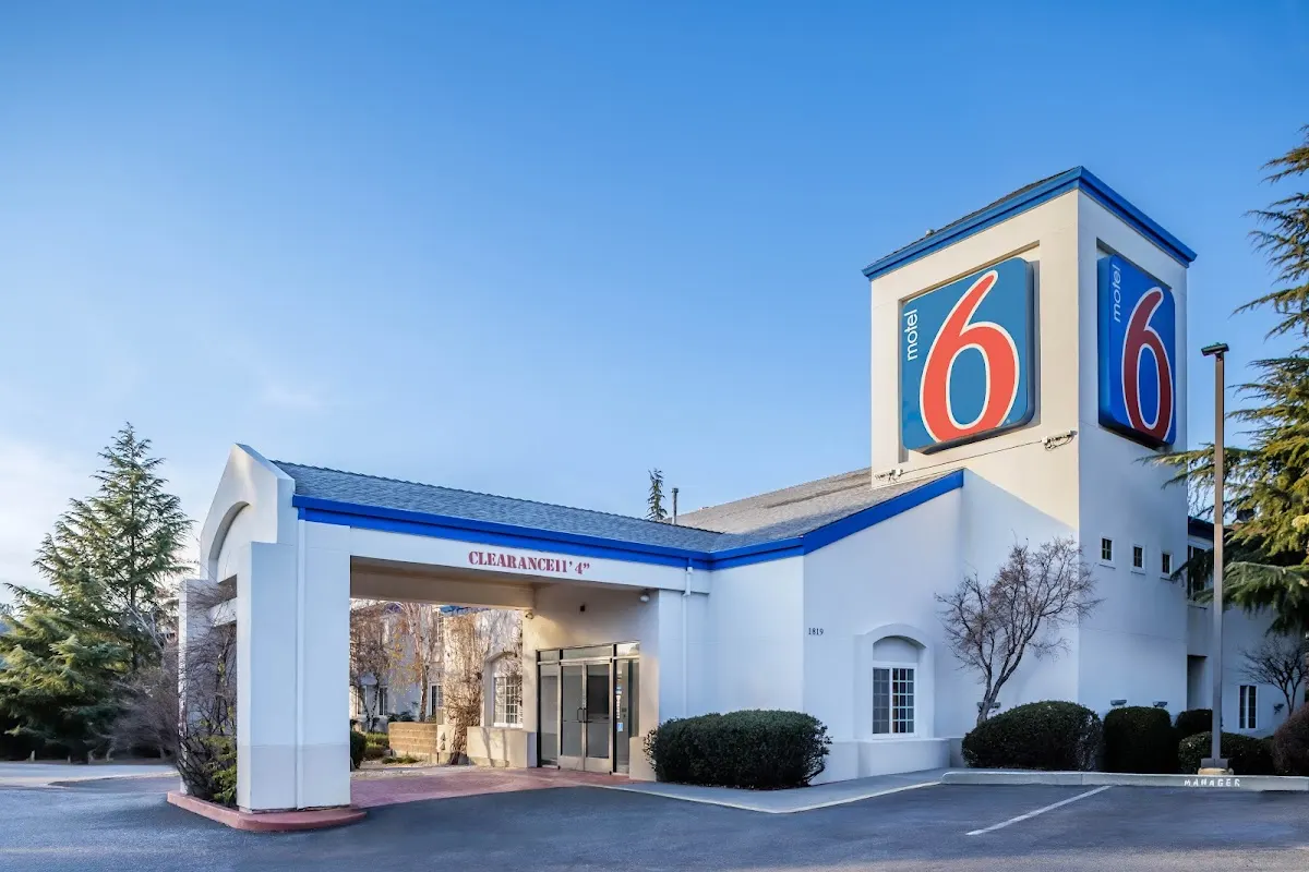 Motel 6 Auburn, CA
