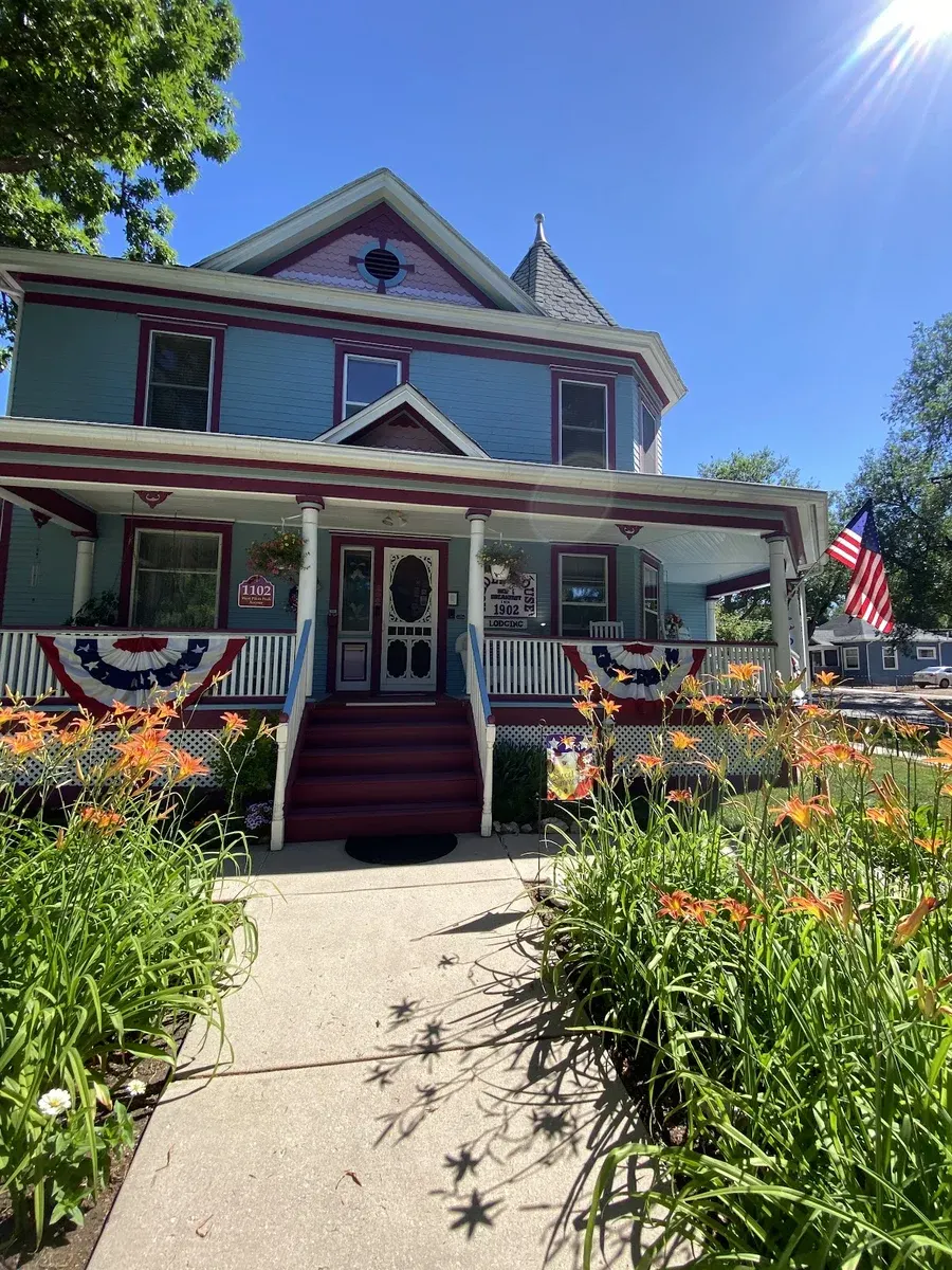 Holden House 1902 Bed & Breakfast Inn