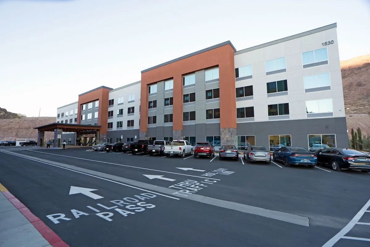 Holiday Inn Express & Suites Henderson South - Boulder City, an IHG Hotel