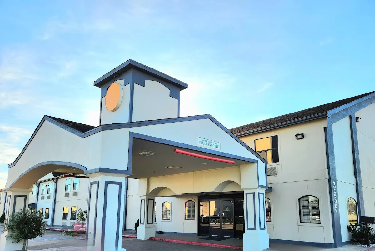 Days Inn by Wyndham Rosenberg