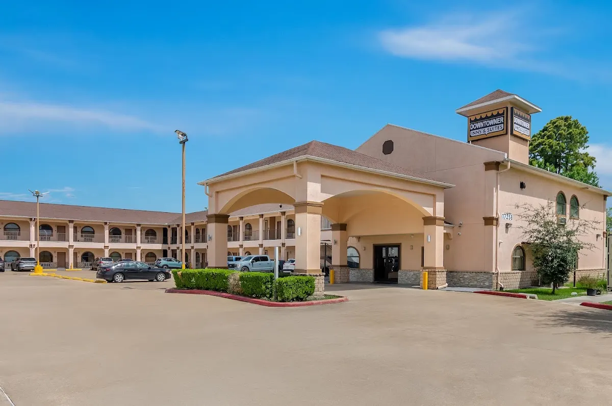 Downtowner Inns & Suites