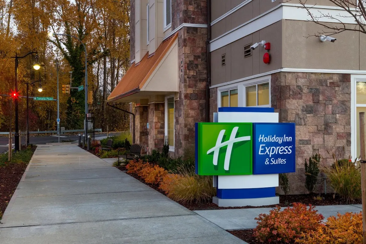 Holiday Inn Express & Suites Seattle South - Tukwila by IHG