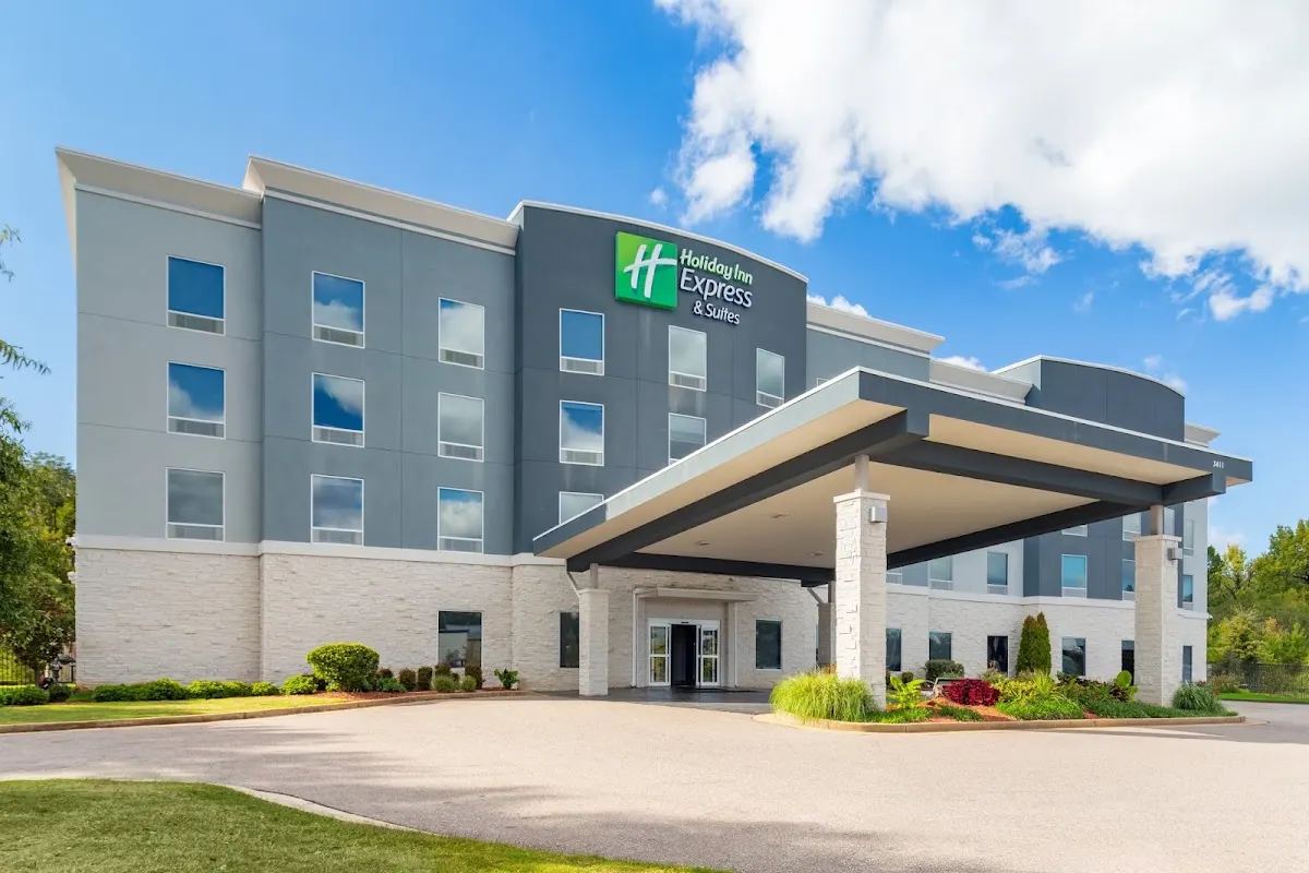 Holiday Inn Express & Suites Memphis Arpt Elvis Presley Blvd by IHG