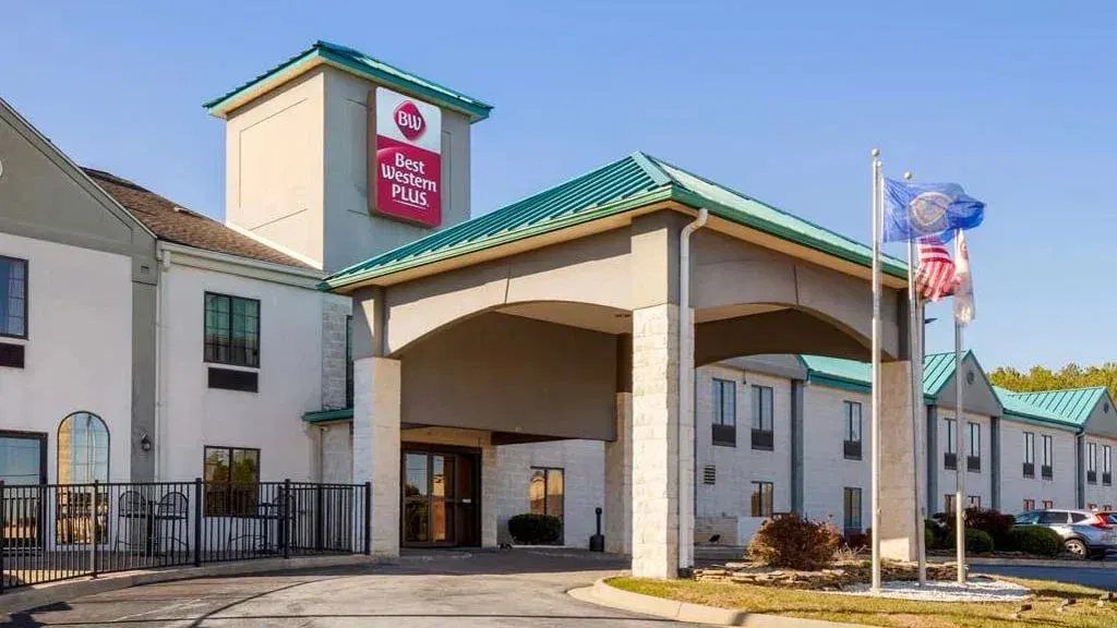 Best Western Plus South Hill Inn