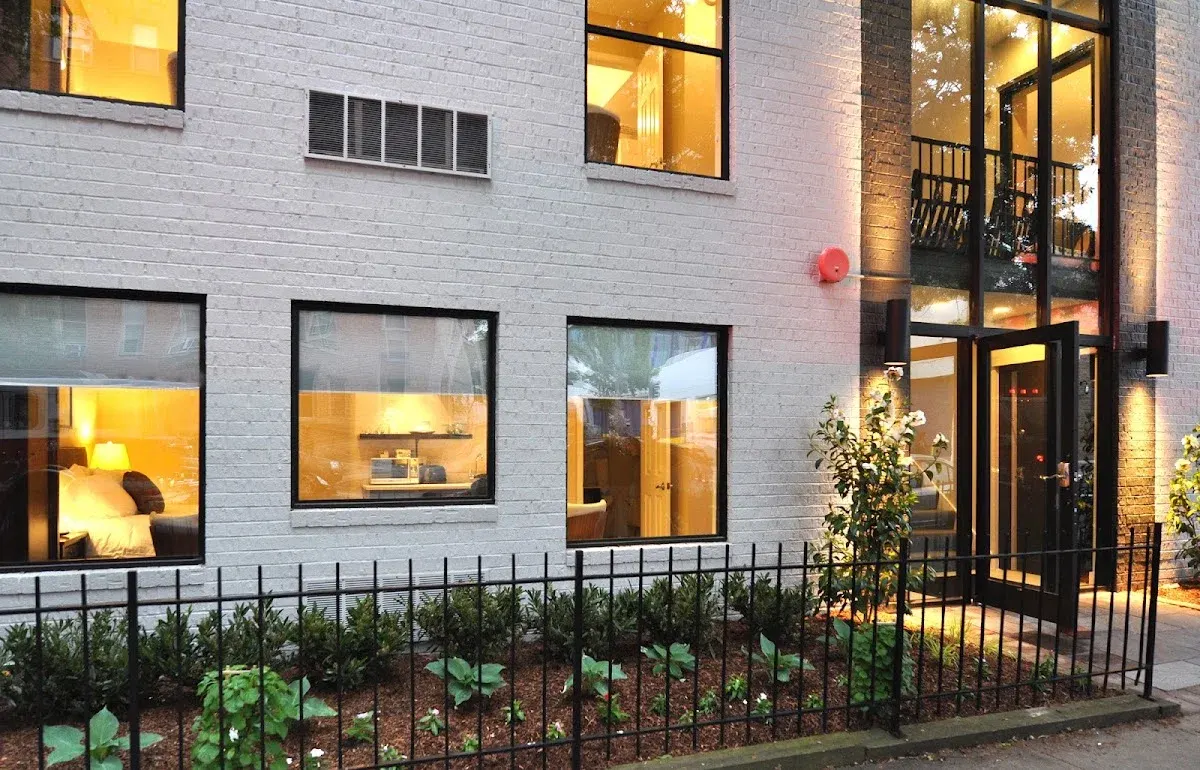 DuPont Place Boutique Inn