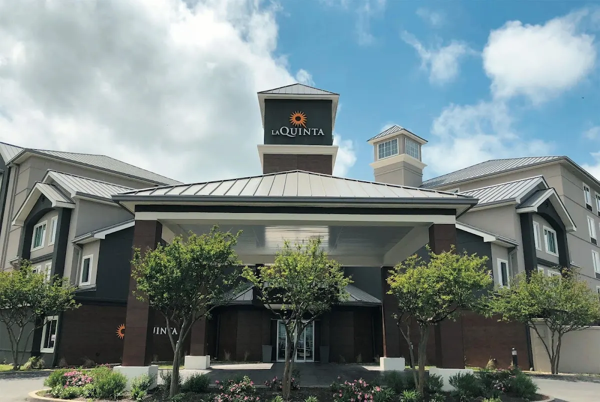 La Quinta Inn & Suites by Wyndham Austin Airport