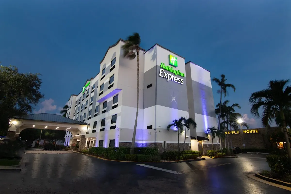Holiday Inn Express & Suites Fort Lauderdale Airport West by IHG