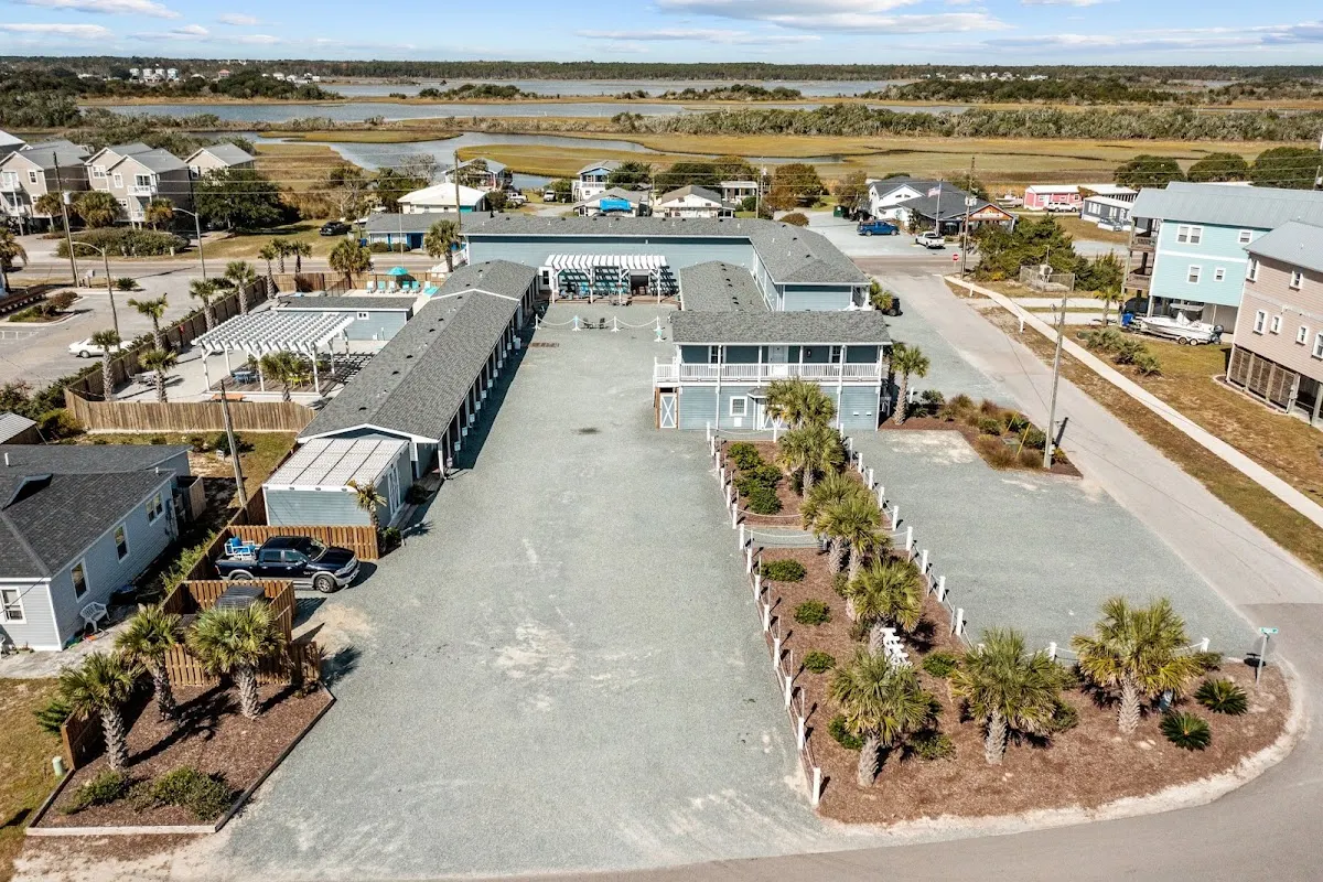 Loggerhead Inn & Suites - Topsail Island