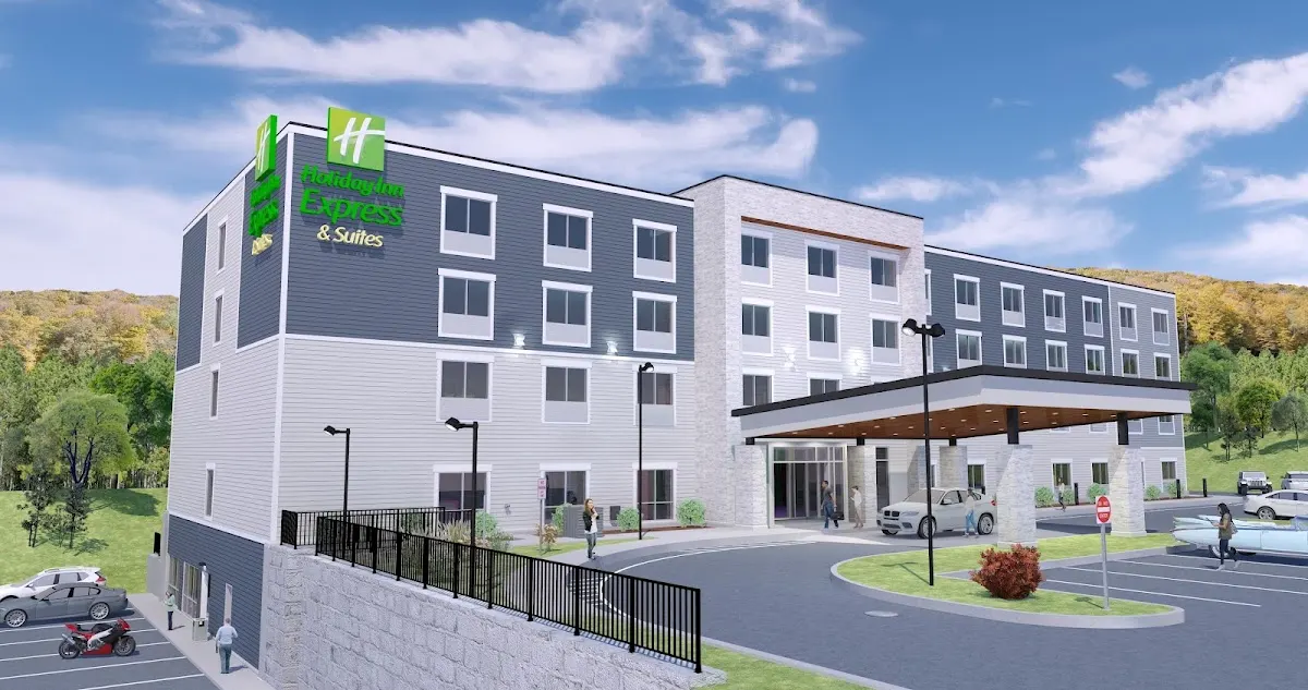 Holiday Inn Express & Suites Pittsfield-Lenox-Berkshires by IHG
