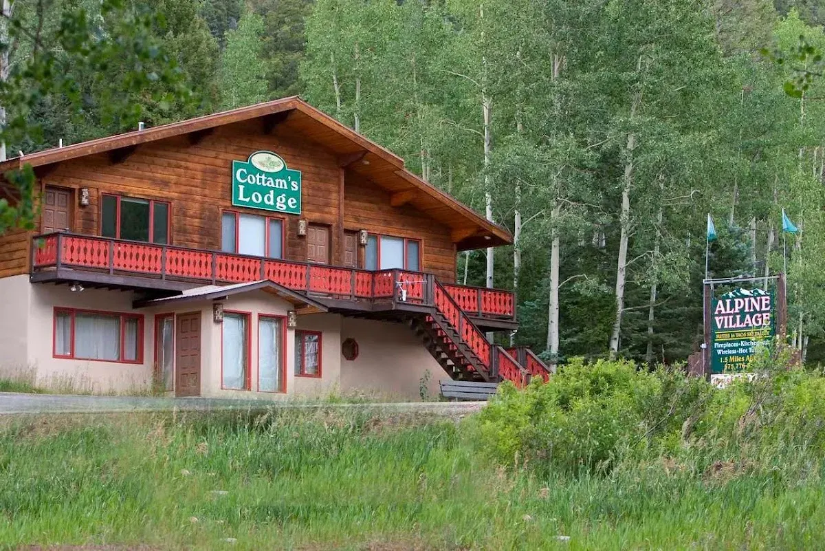 Cottam's Lodge