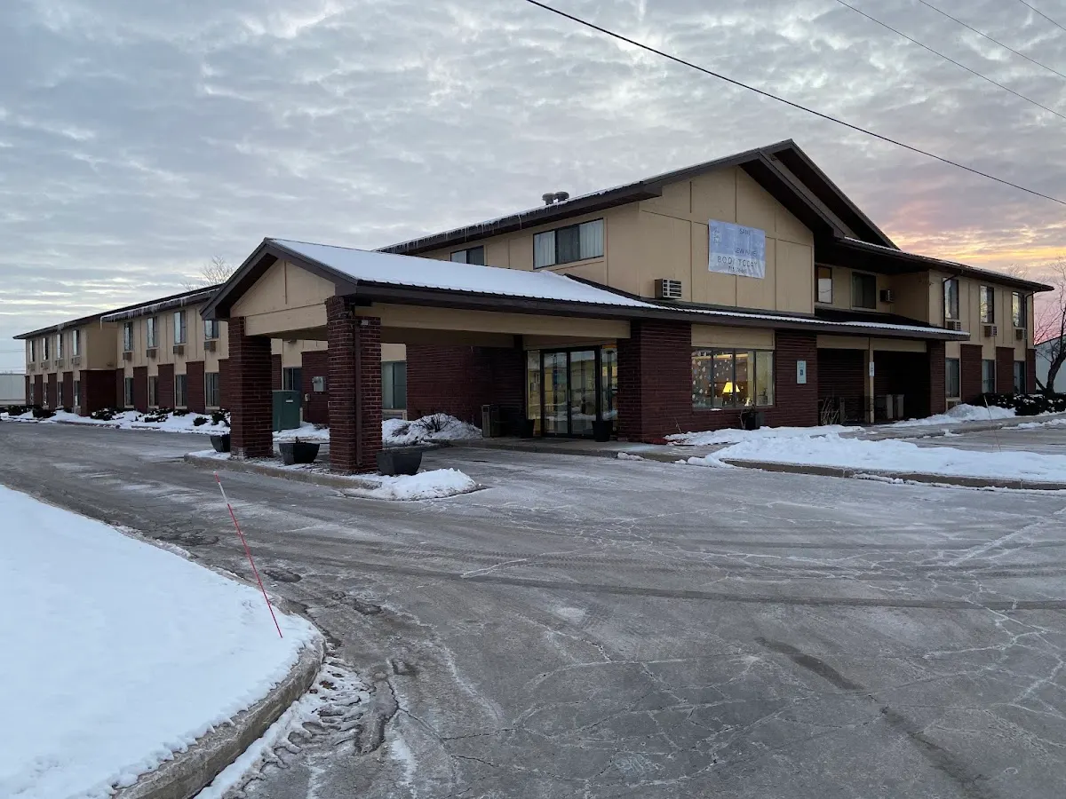 AmeriVu Inn & Suites Shawano WI