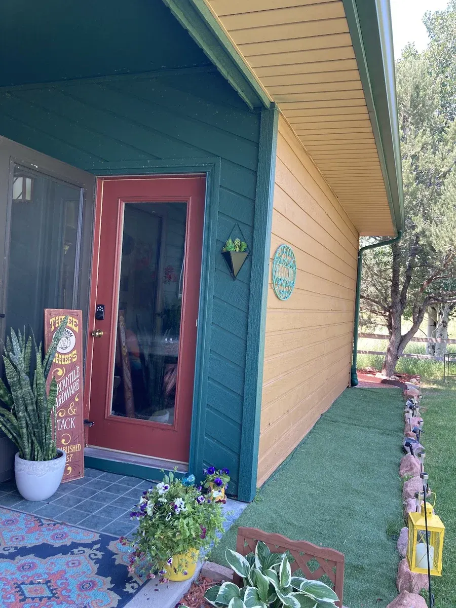 Yellowstone Cattle Baron EnSuite, Prairie Rose B&B