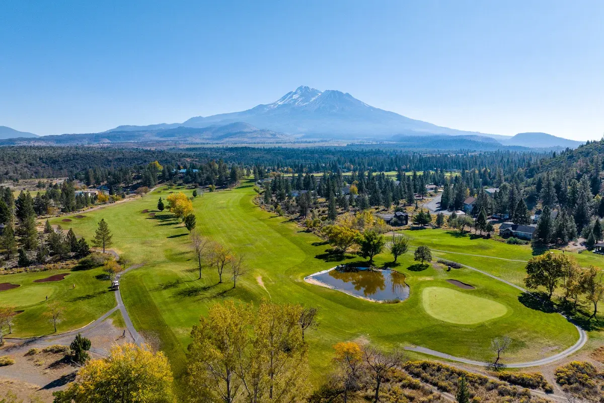 Lake Shastina Golf Resort