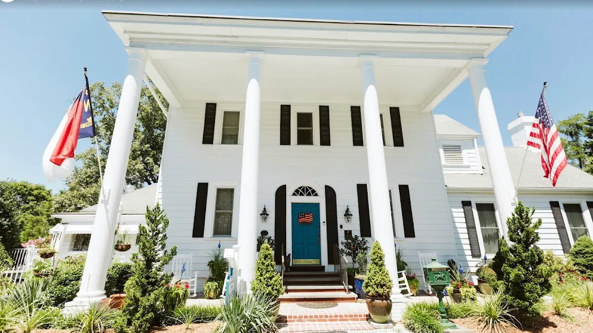 Arrowhead Inn Boutique Hotel of Durham
