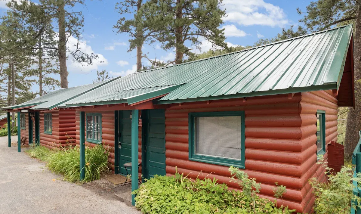 Ponderosa Pines Inn And Cabins