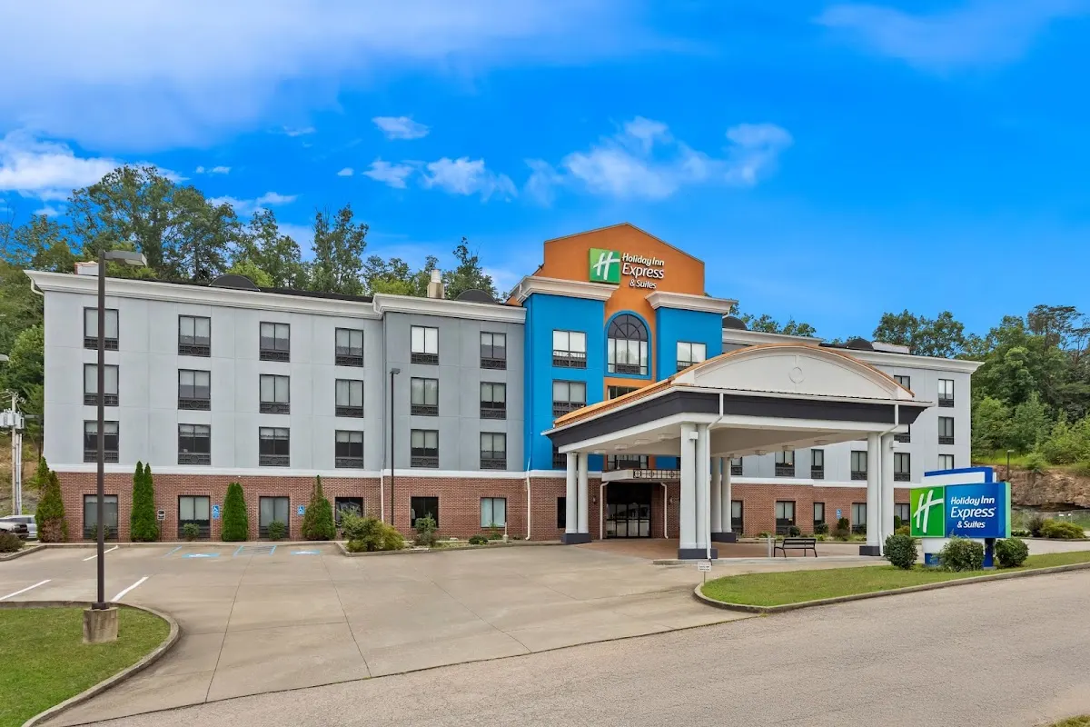 Holiday Inn Express & Suites Charleston NW - Cross Lanes by IHG