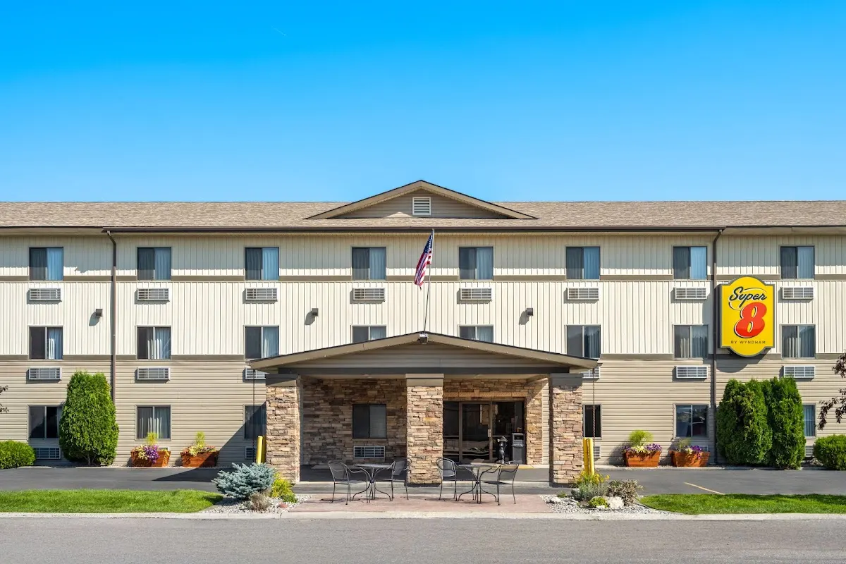 Super 8 by Wyndham Kalispell Glacier National Park