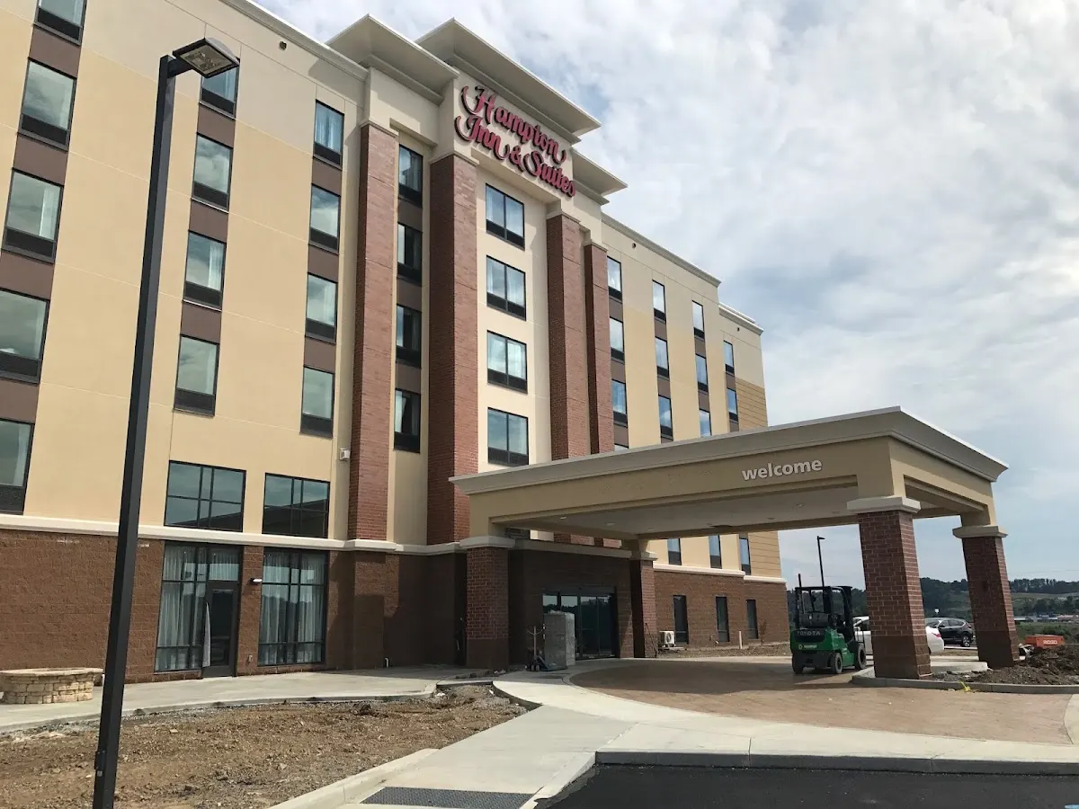 Hampton Inn & Suites Morgantown / University Town Centre