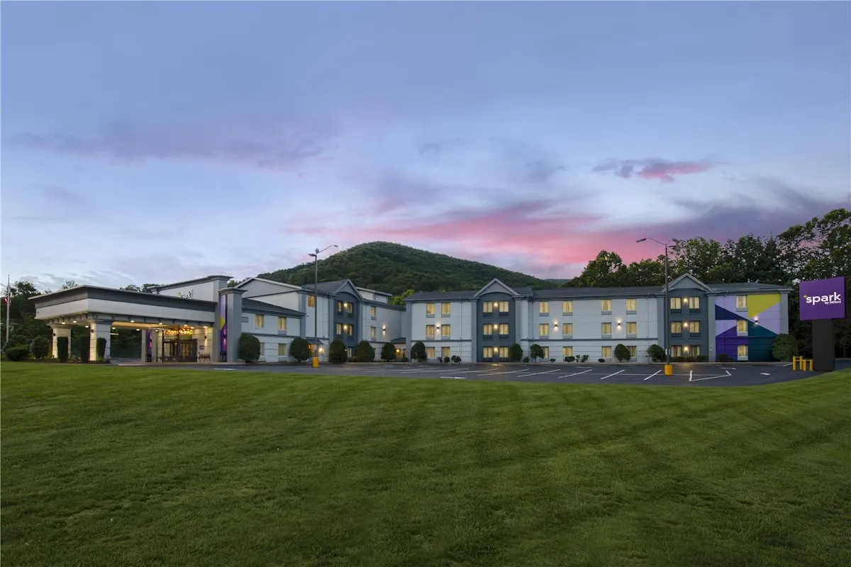 Spark by Hilton Asheville Blue Ridge Parkway