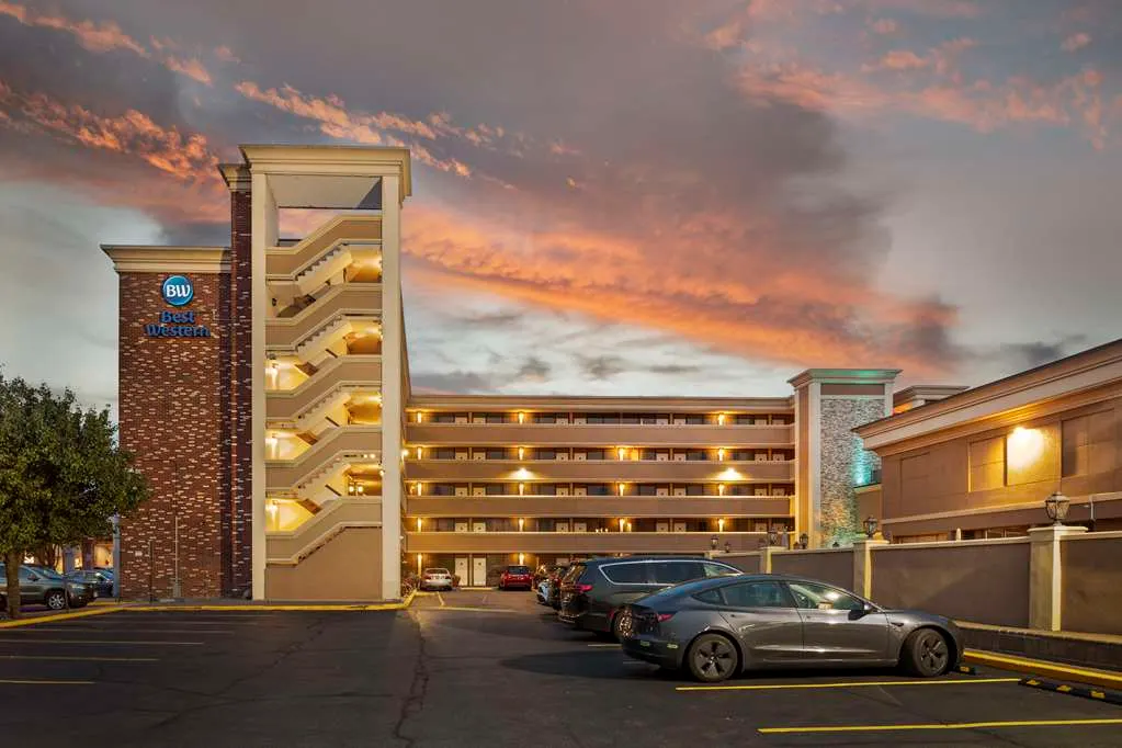 Best Western Mill River Manor