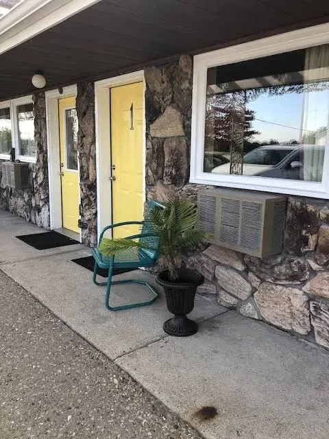 Triangle Inn
