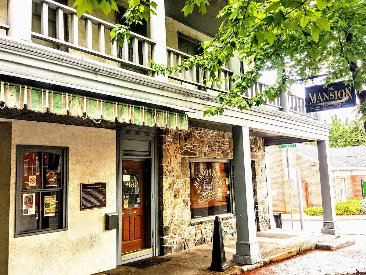 Stoner's Mansion House Tavern & Hotel