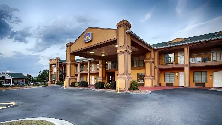 Peach State Inn & Suites