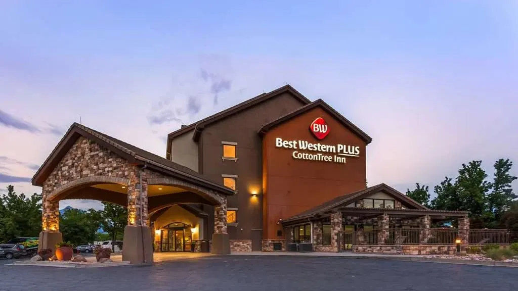 Best Western Plus Cotton Tree Inn