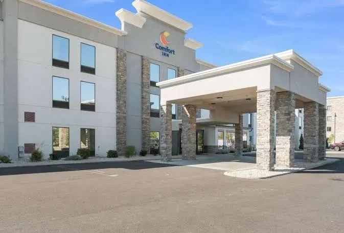 Comfort Inn Grove City - Columbus South - Queen Suite - Non-Smoking