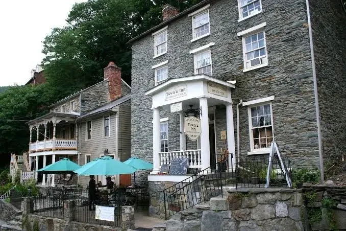 The Town's Inn