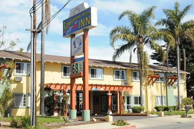 Sandyland Reef Inn