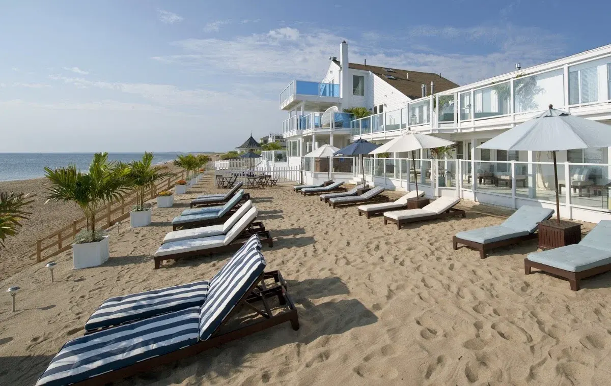 Blue - Inn on the Beach
