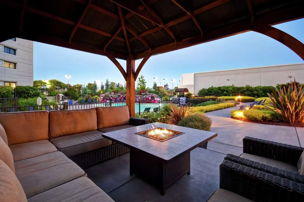 DoubleTree by Hilton Hotel Pleasanton at the Club