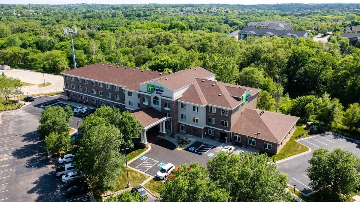 Holiday Inn Express & Suites Omaha West by IHG