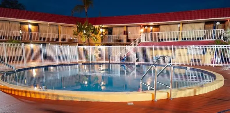 Express Inn & Suites