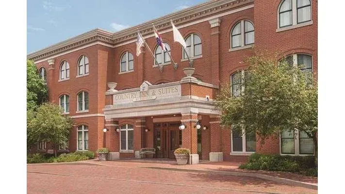 Country Inn & Suites by Radisson, St. Charles Historic District