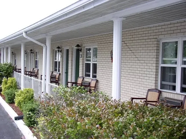 Birchwood Motel