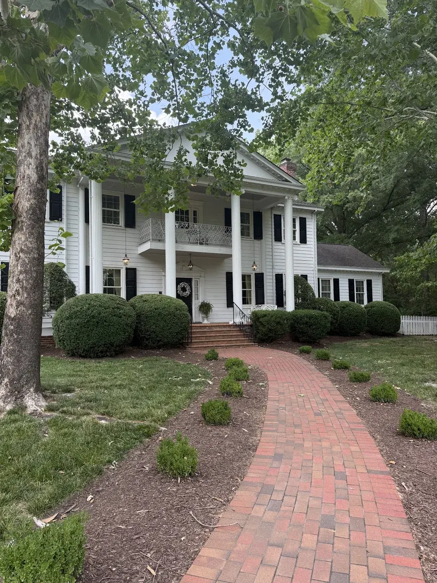 Virginia Cliffe Inn
