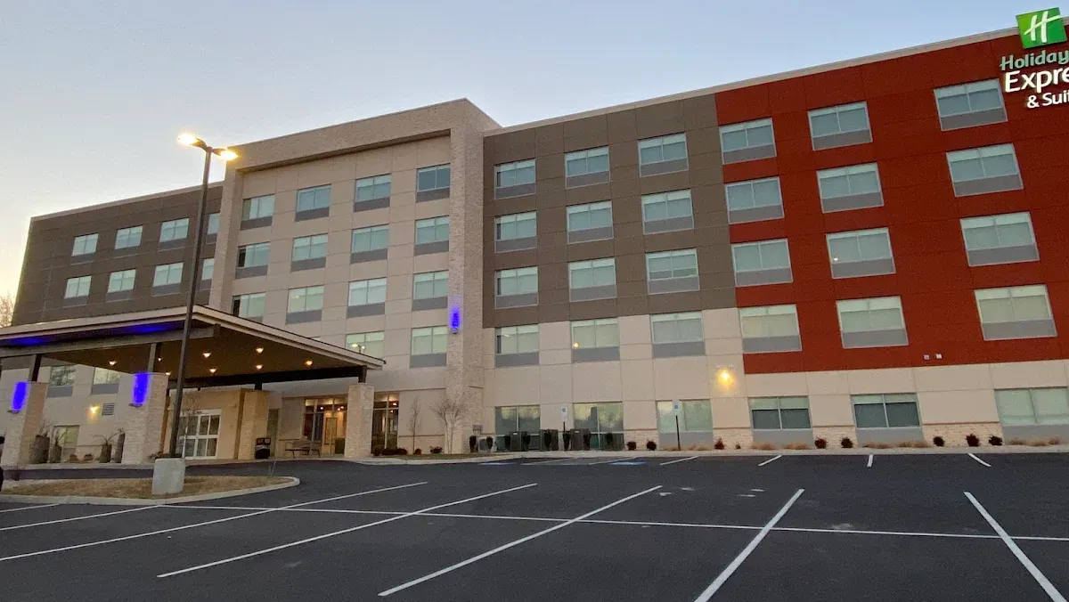 Holiday Inn Express & Suites Staunton by IHG
